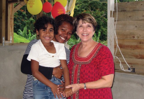 Fiji_Linda+Kids